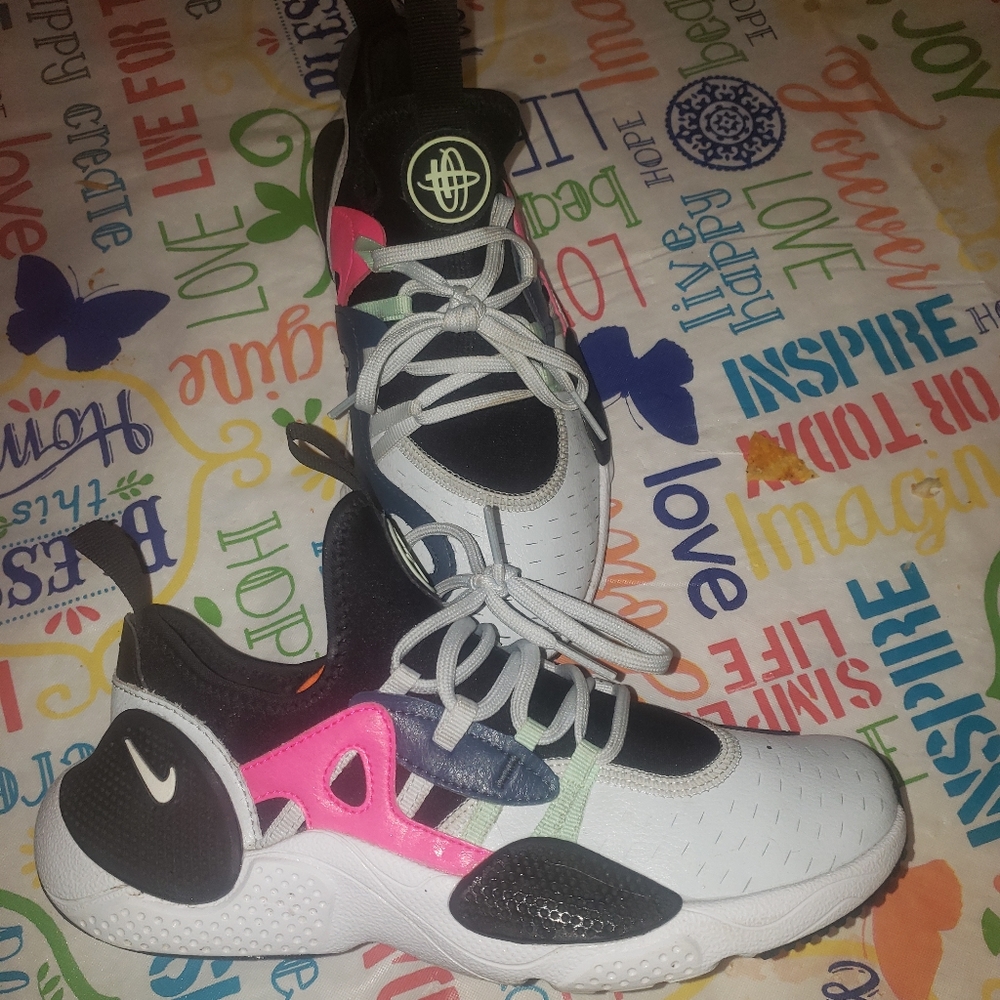 Nike - Picture 3 of 7